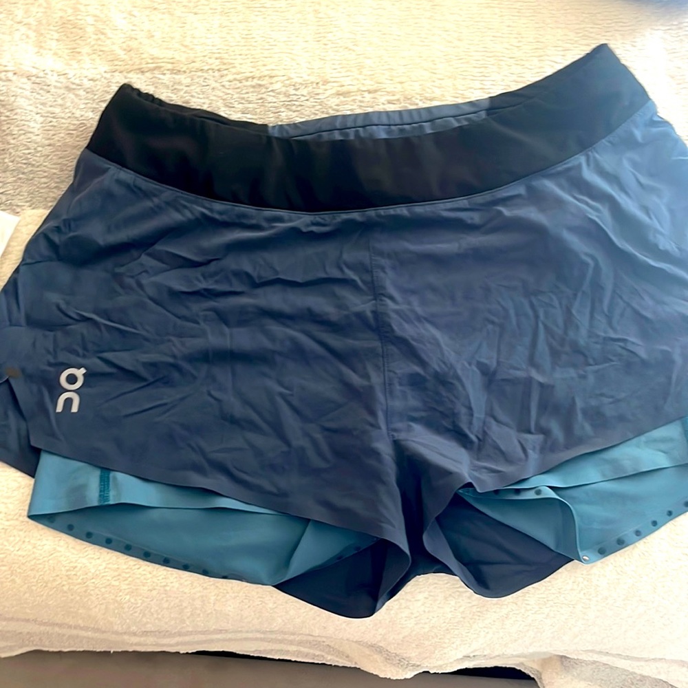 ON RUNNING shorts